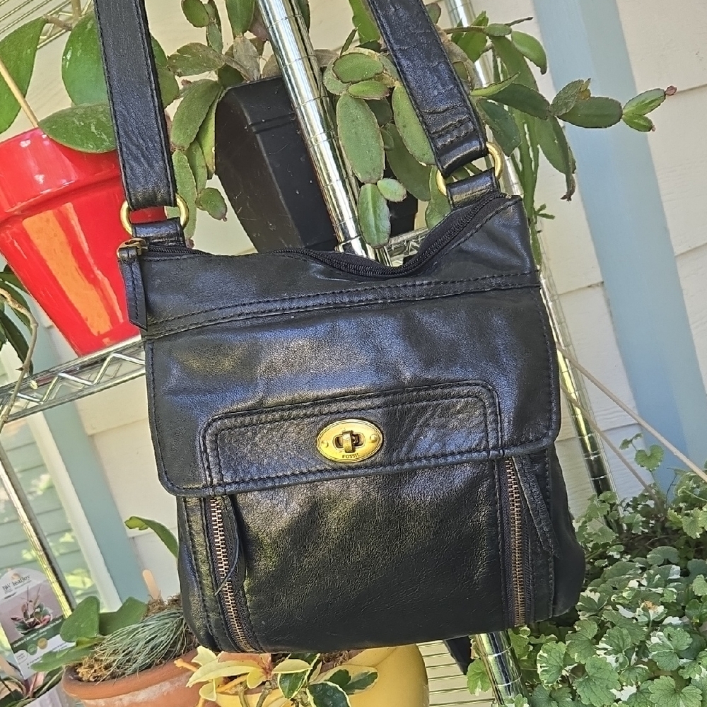 Vintage FOSSIL "Stanton" Black Lambskin Leather Crossbody Bag EUC (BIN 001)
